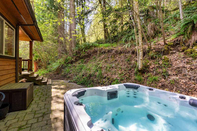 4 King Beds + Hot Tub + Game Room • Sleeps 12
