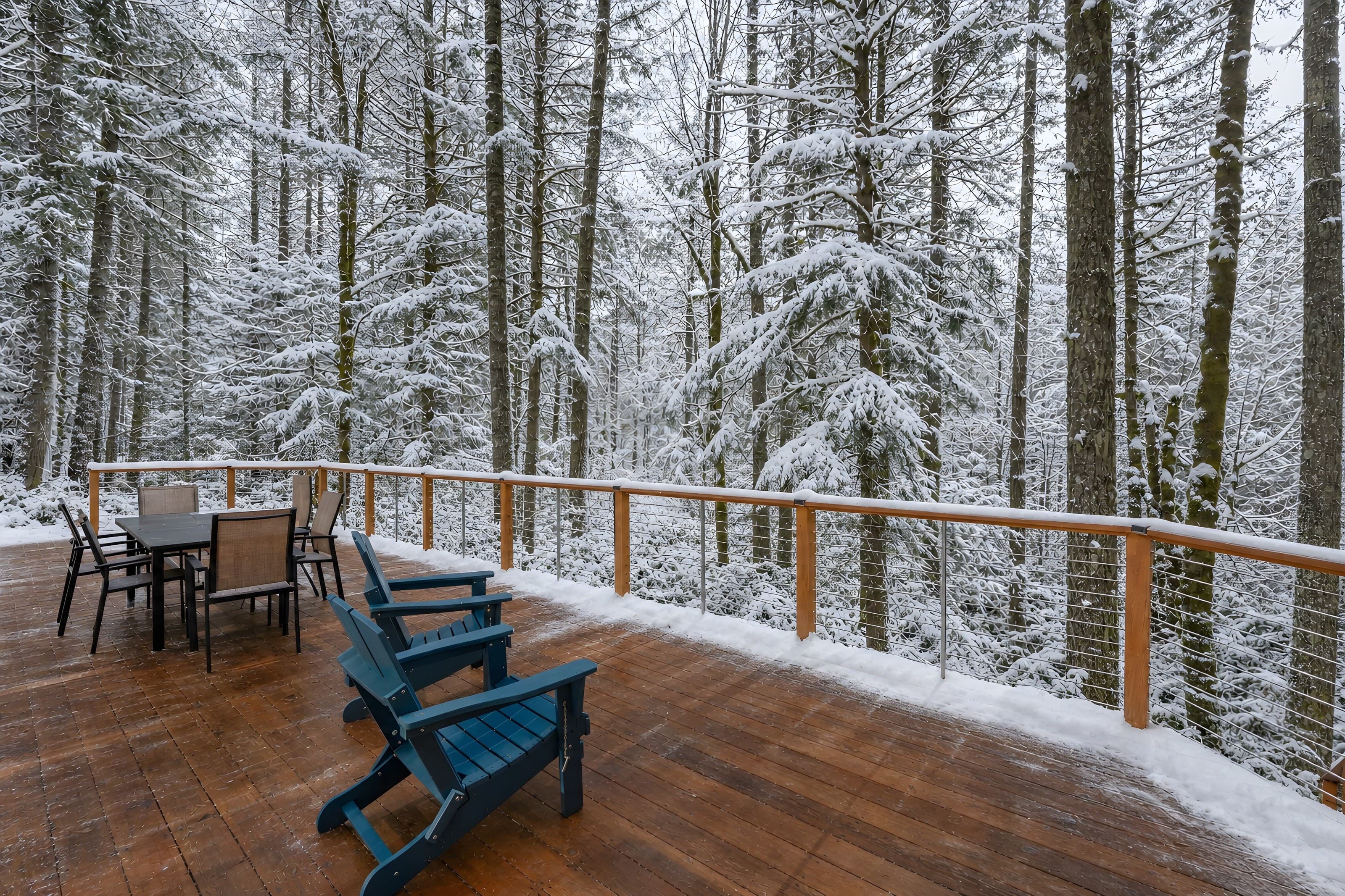Relaxing River Lodge • Hot Tub • Family Friendly